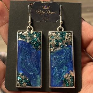 Ocean swirl design earrings